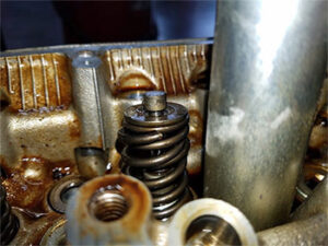 What are the Symptoms of Bad Valve Springs?